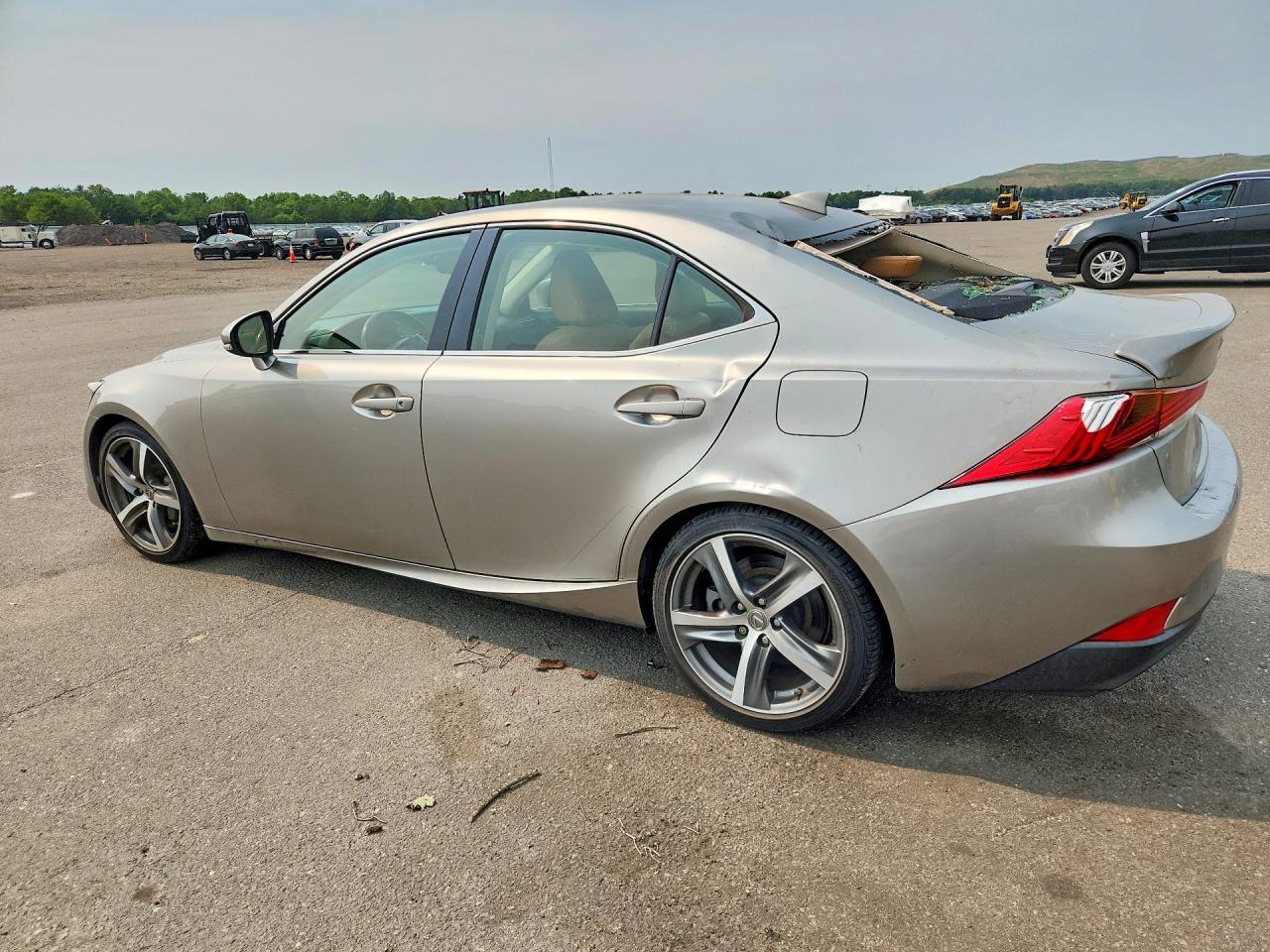 2018 LEXUS IS 300 — снимка 2
