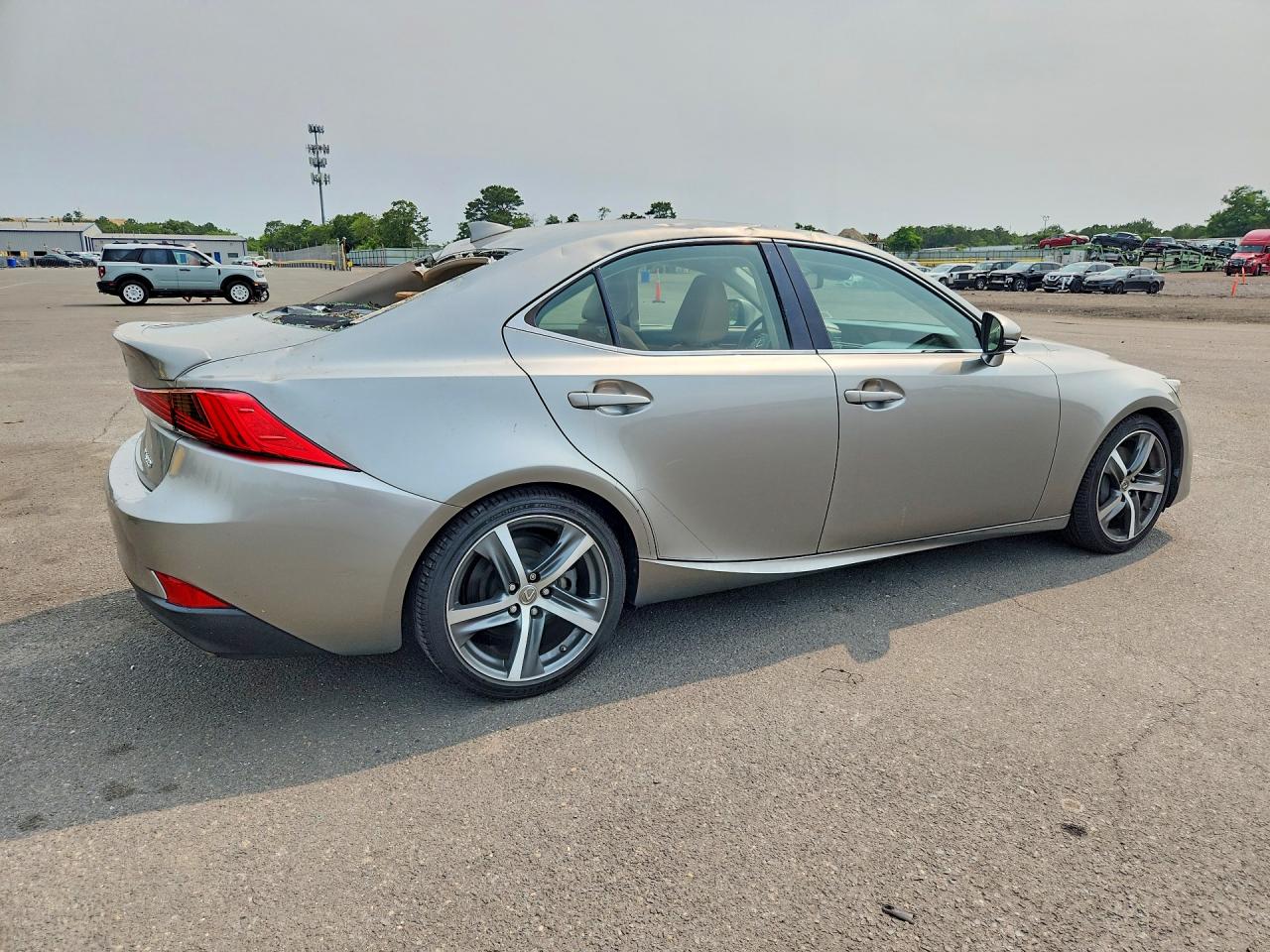 2018 LEXUS IS 300 — снимка 3