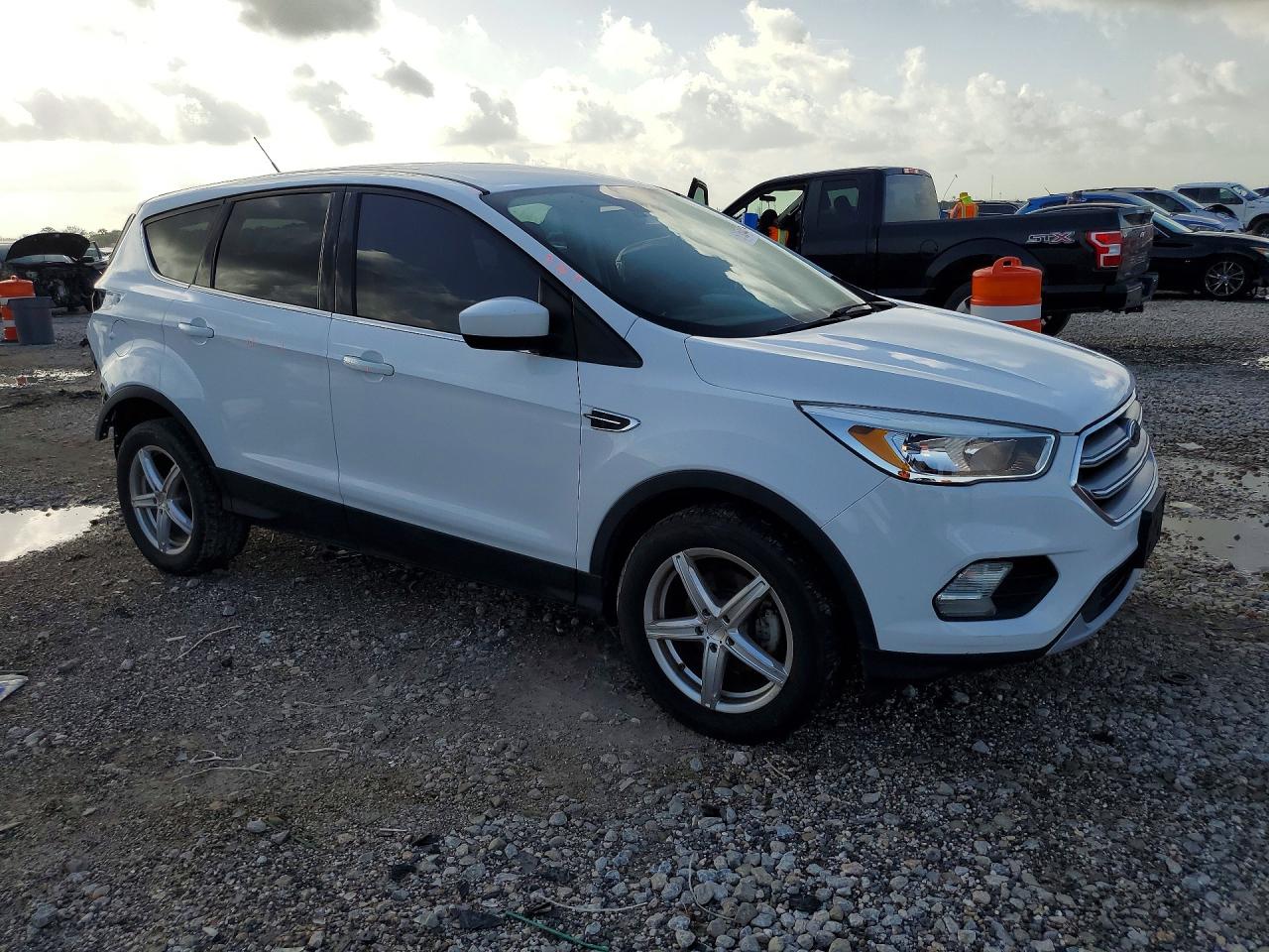 2017 FORD ESCAPE SE — снимка 4