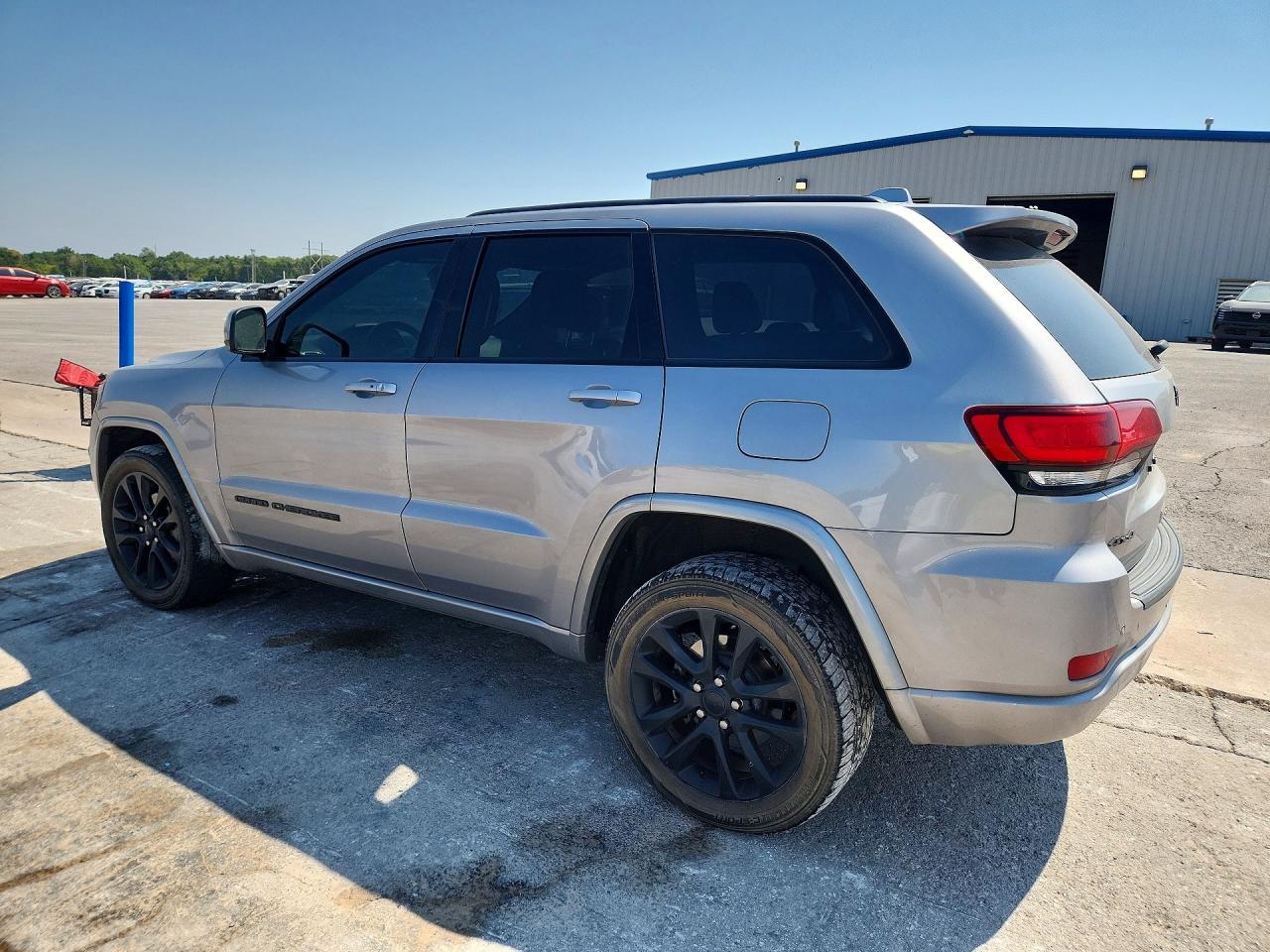 2020 JEEP GRAND CHEROKEE LAREDO — снимка 2