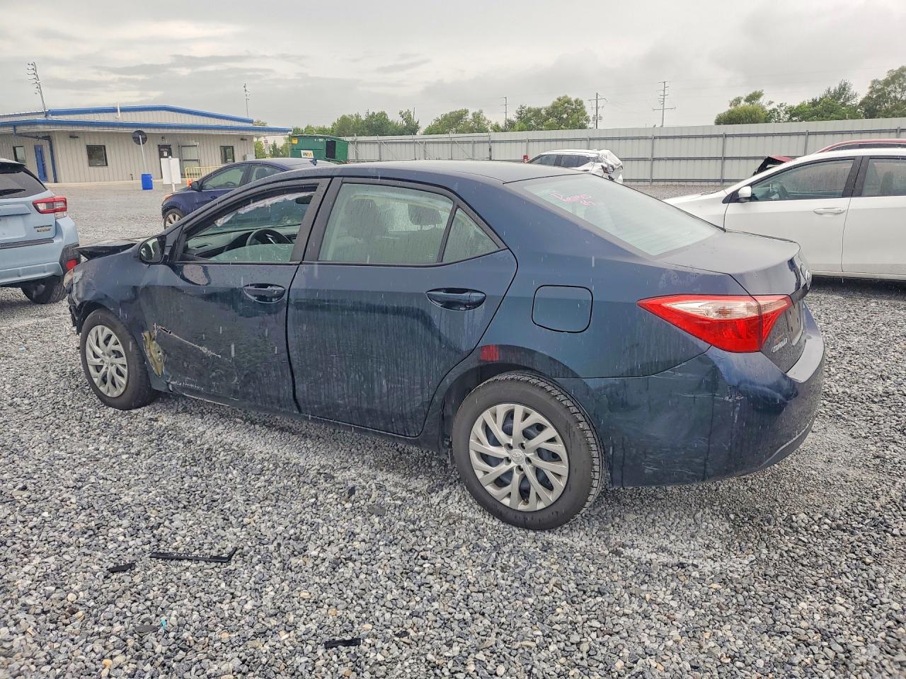 2018 TOYOTA COROLLA LE — снимка 2