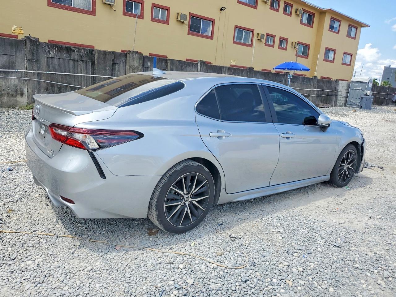 2024 TOYOTA CAMRY HYBRID SE — снимка 3