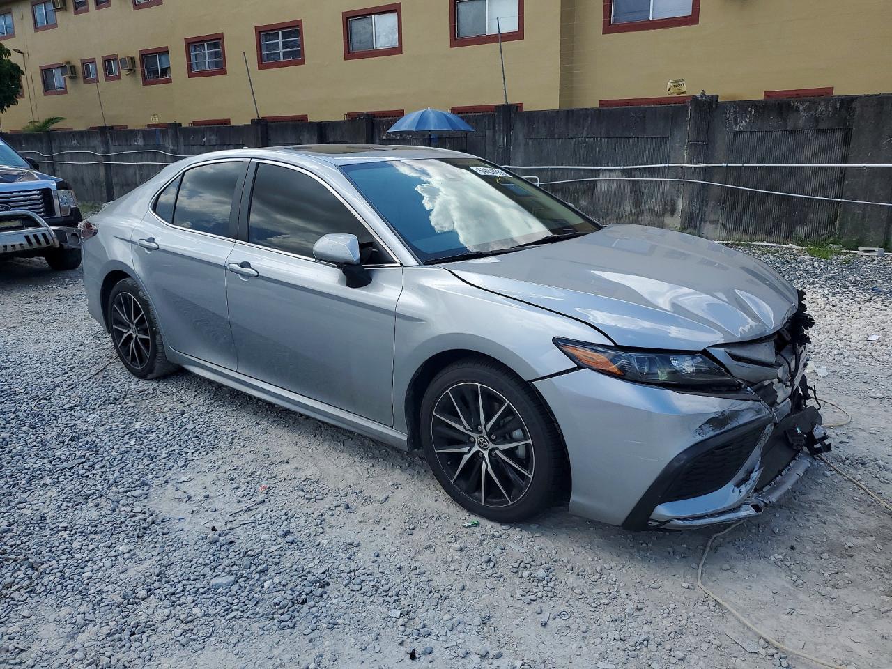 2024 TOYOTA CAMRY HYBRID SE — снимка 4