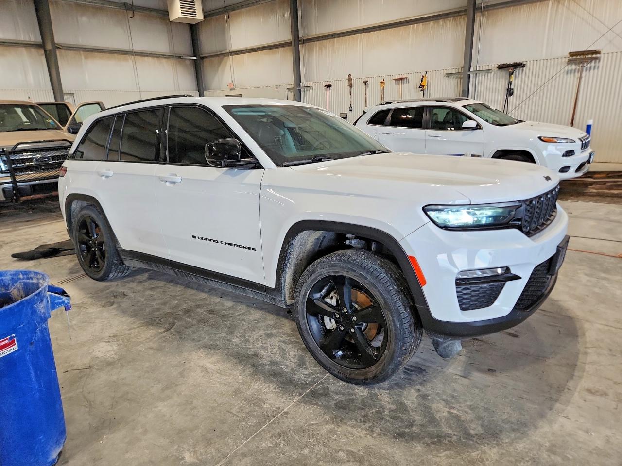 2023 JEEP GRAND CHEROKEE LIMITED — снимка 4
