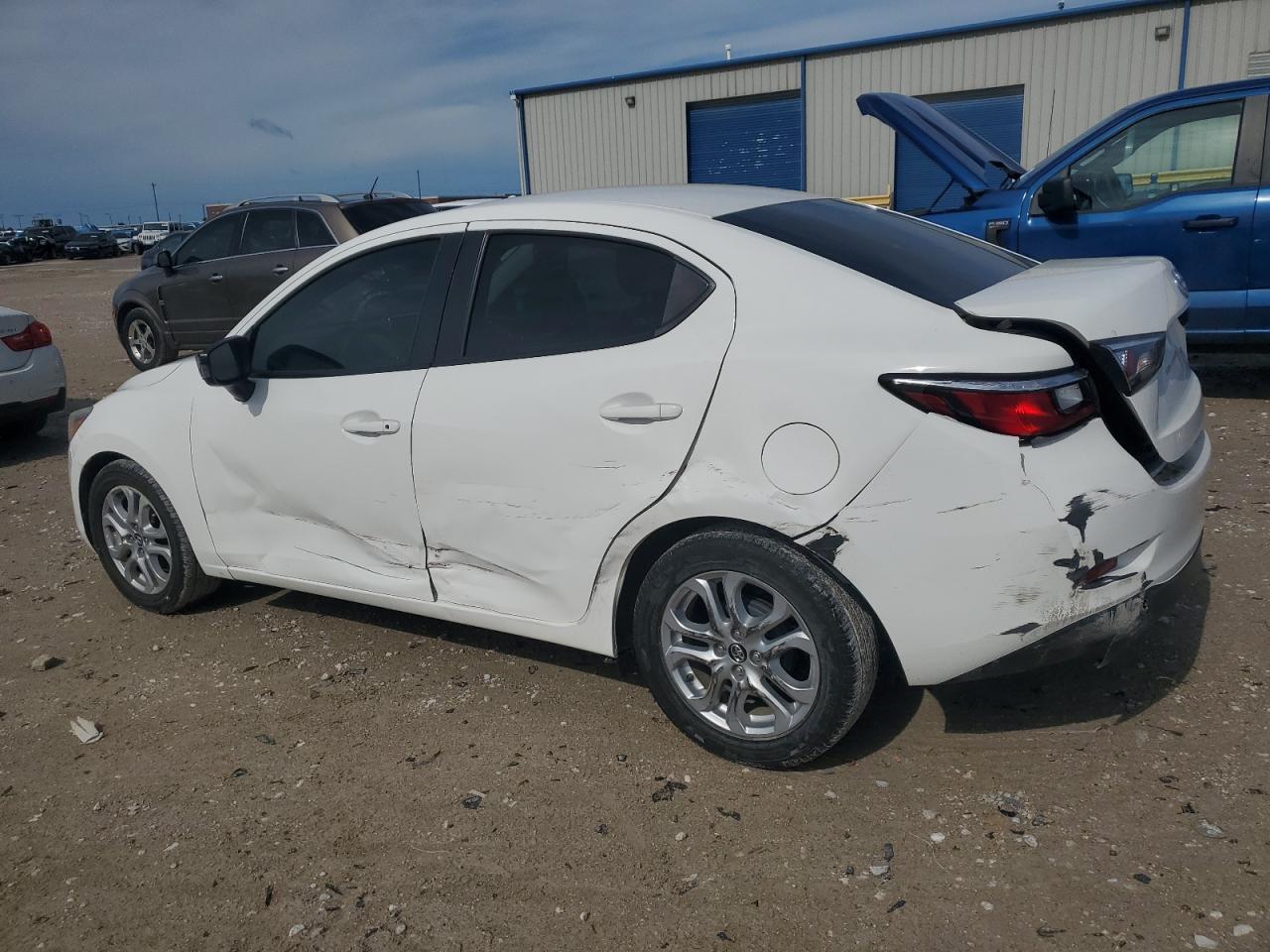 2017 TOYOTA YARIS IA BASE — снимка 2