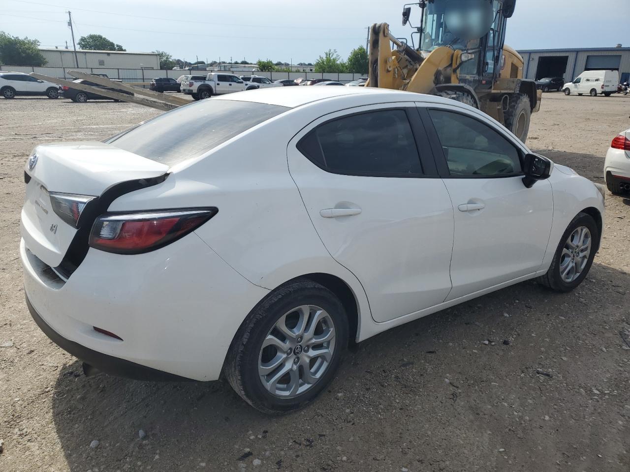 2017 TOYOTA YARIS IA BASE — снимка 3