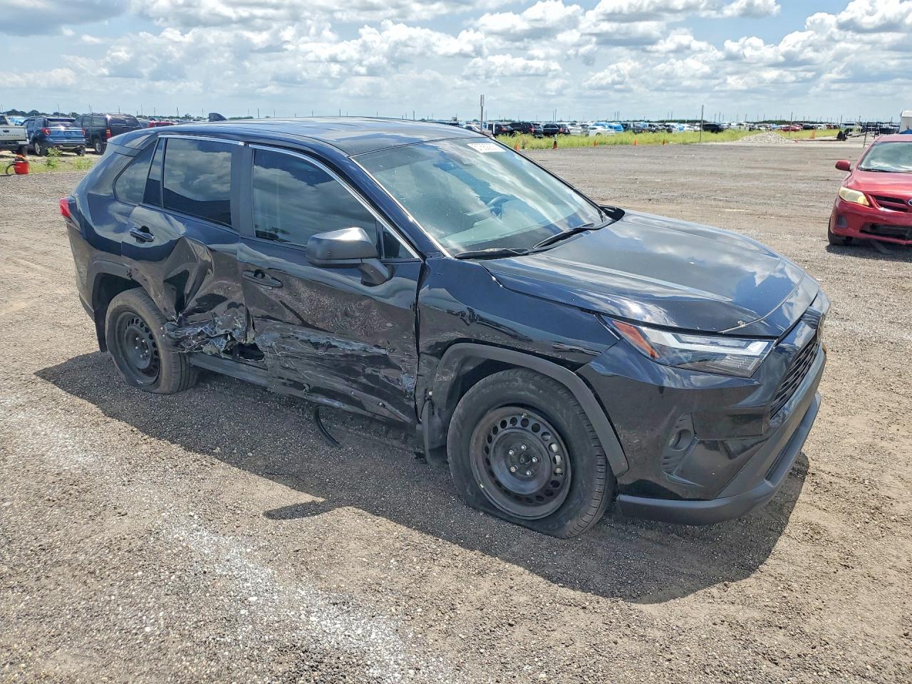 2025 TOYOTA RAV4 LE — снимка 4