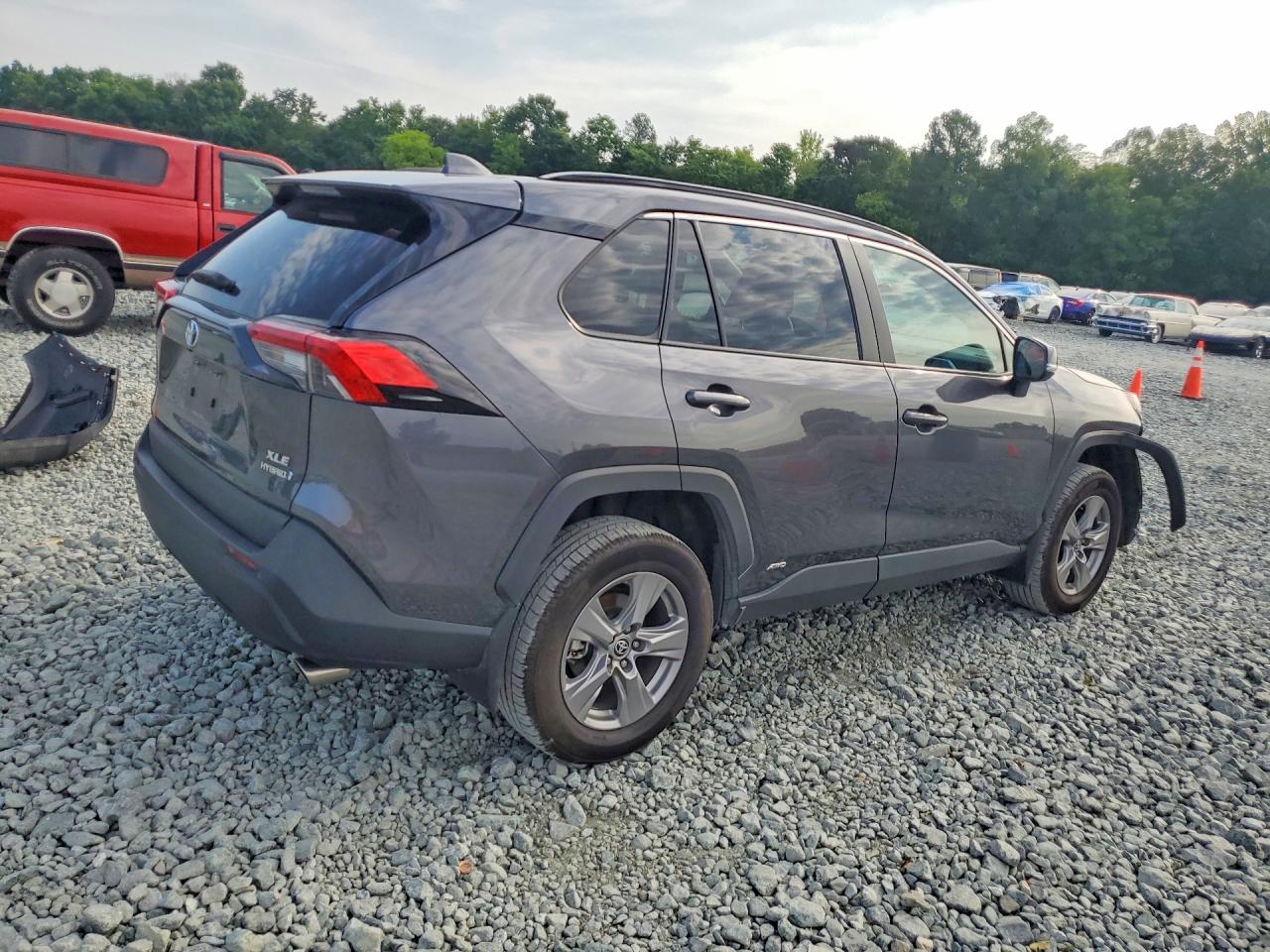 2024 TOYOTA RAV4 HYBRID XLE — снимка 3