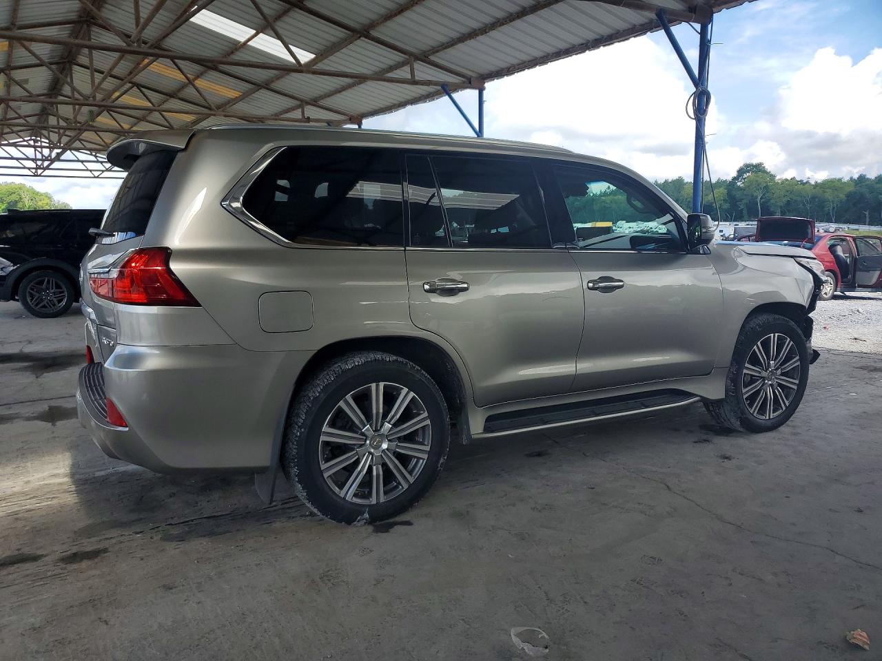 2017 LEXUS LX 570 — снимка 3