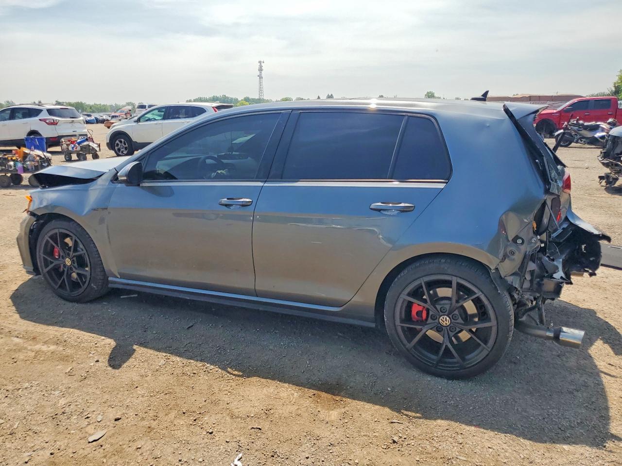 2018 VOLKSWAGEN GTI S/SE — снимка 2