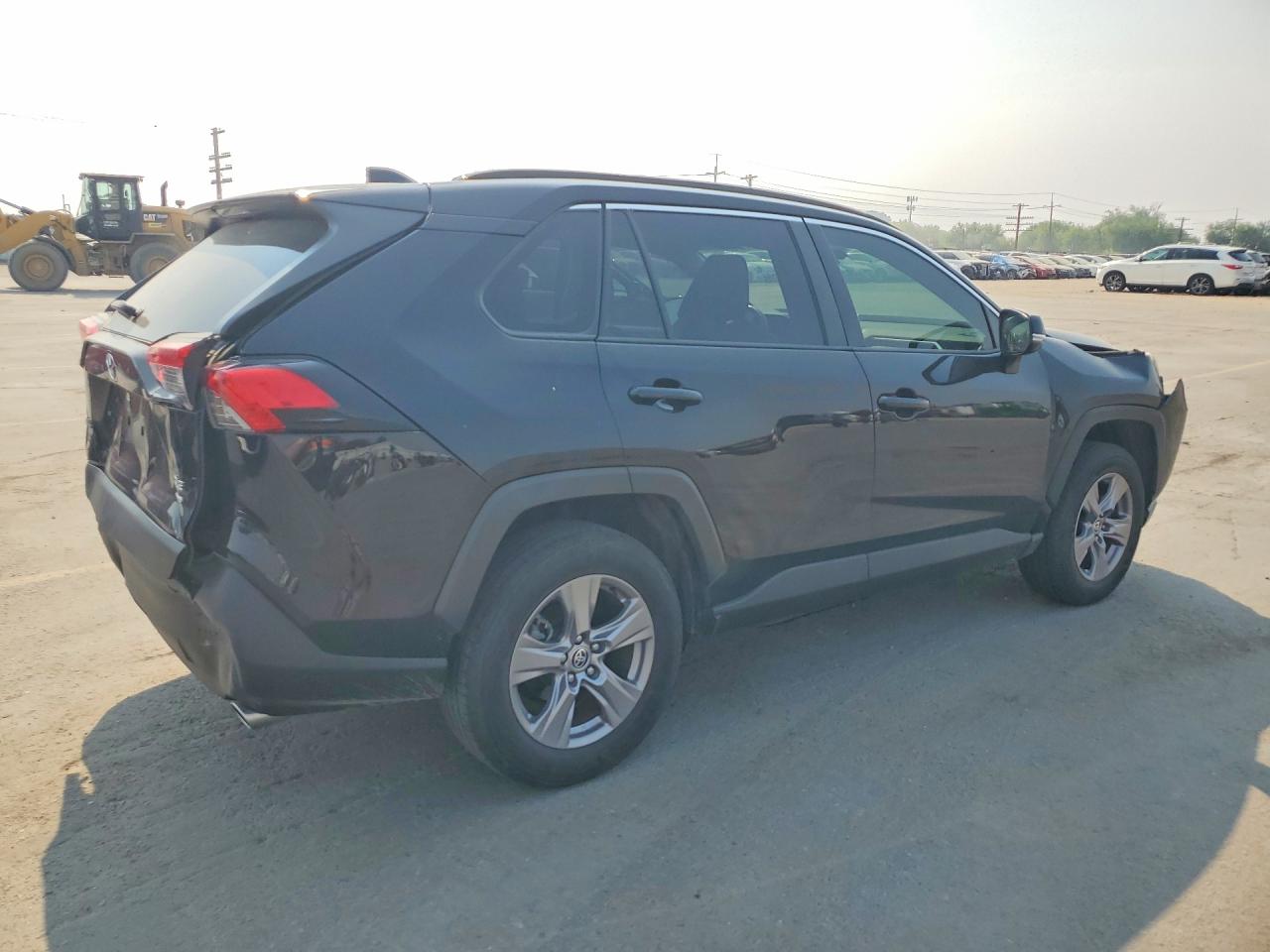 2023 TOYOTA RAV4 XLE — снимка 3