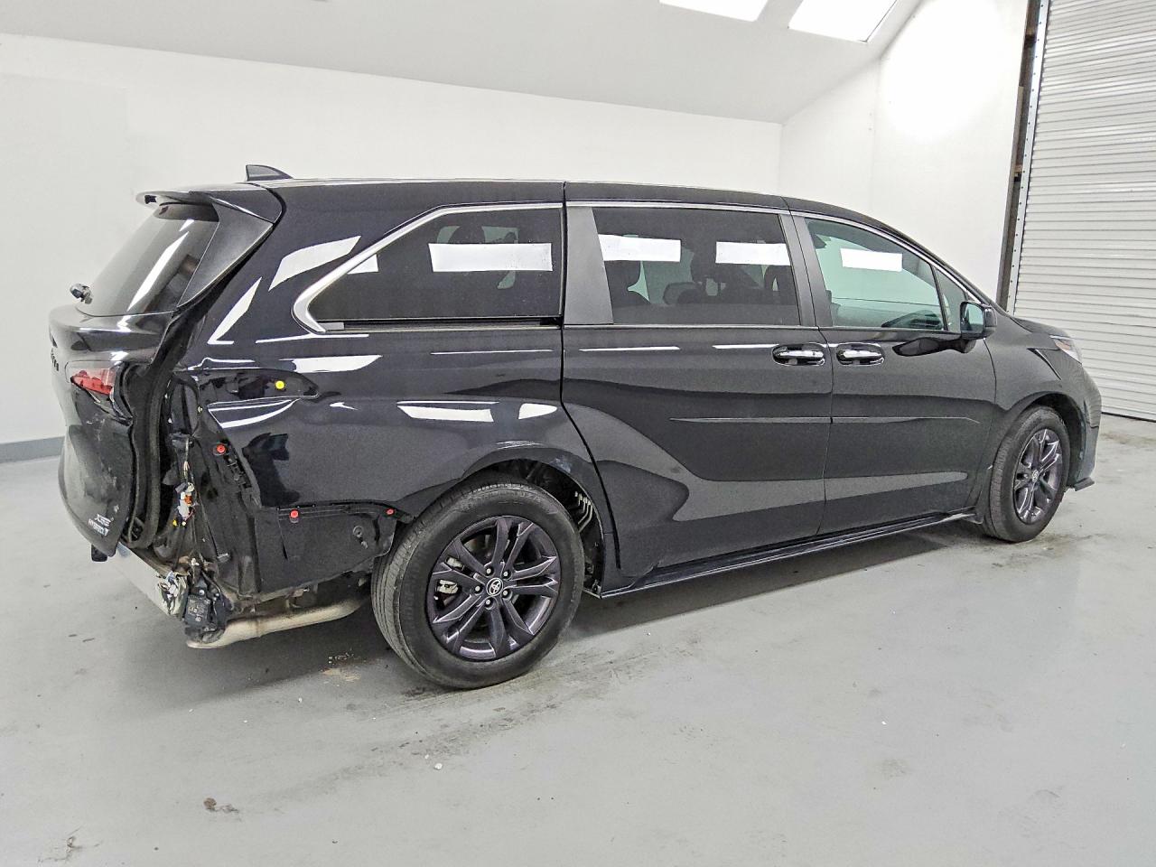2024 TOYOTA SIENNA XSE — снимка 3