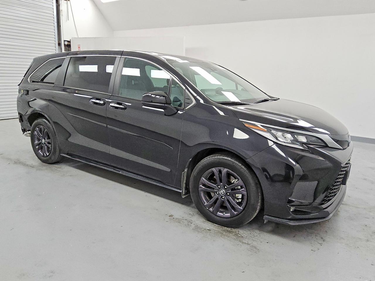 2024 TOYOTA SIENNA XSE — снимка 4