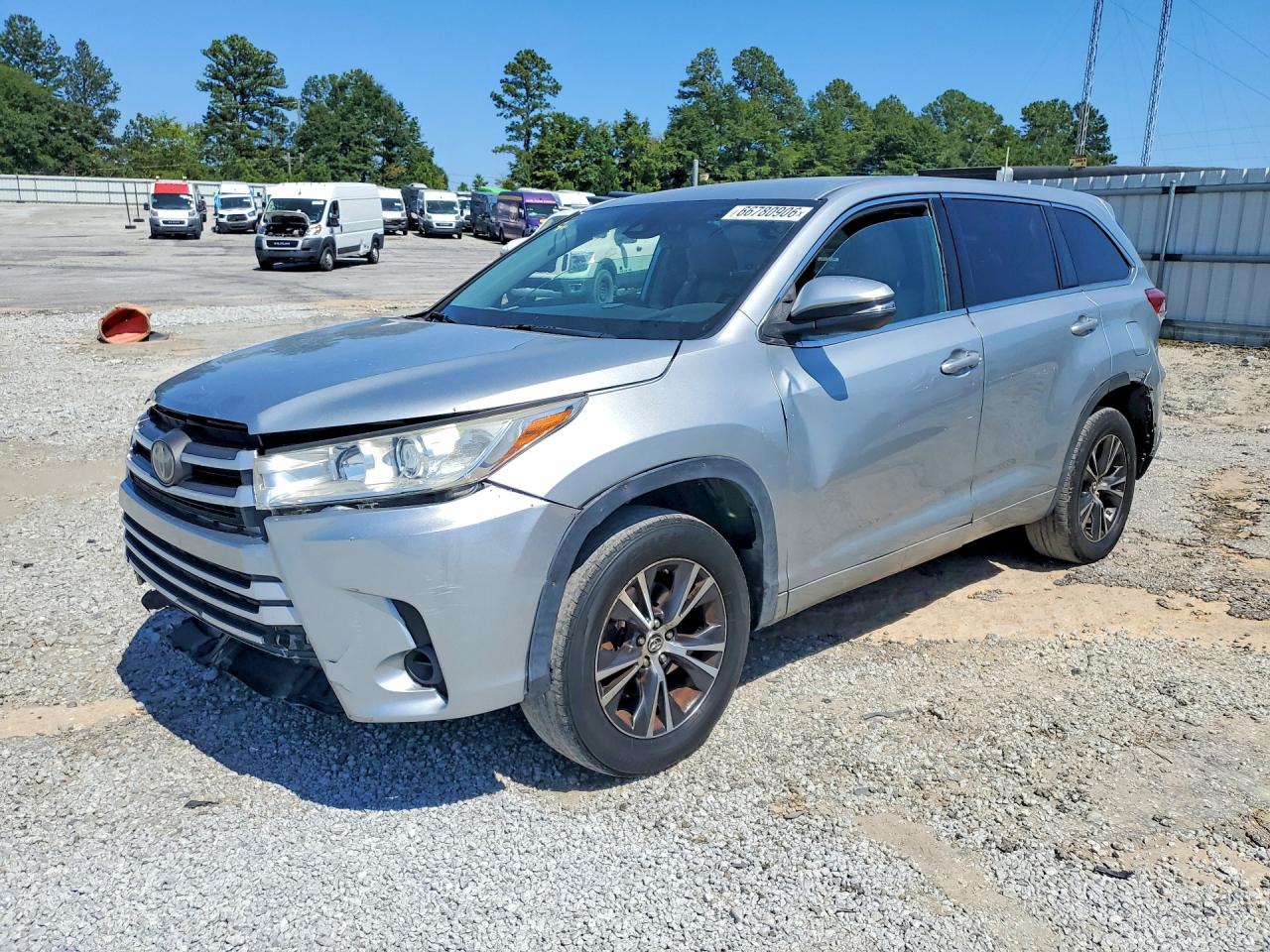 2018 TOYOTA HIGHLANDER LE