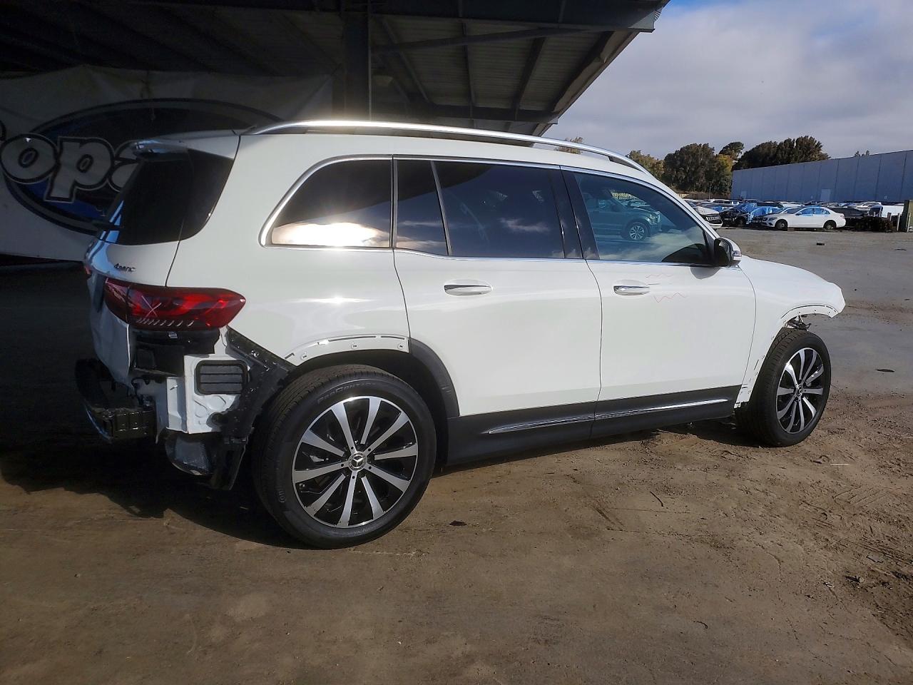 2023 MERCEDES-BENZ GLB 250 4MATIC — снимка 3