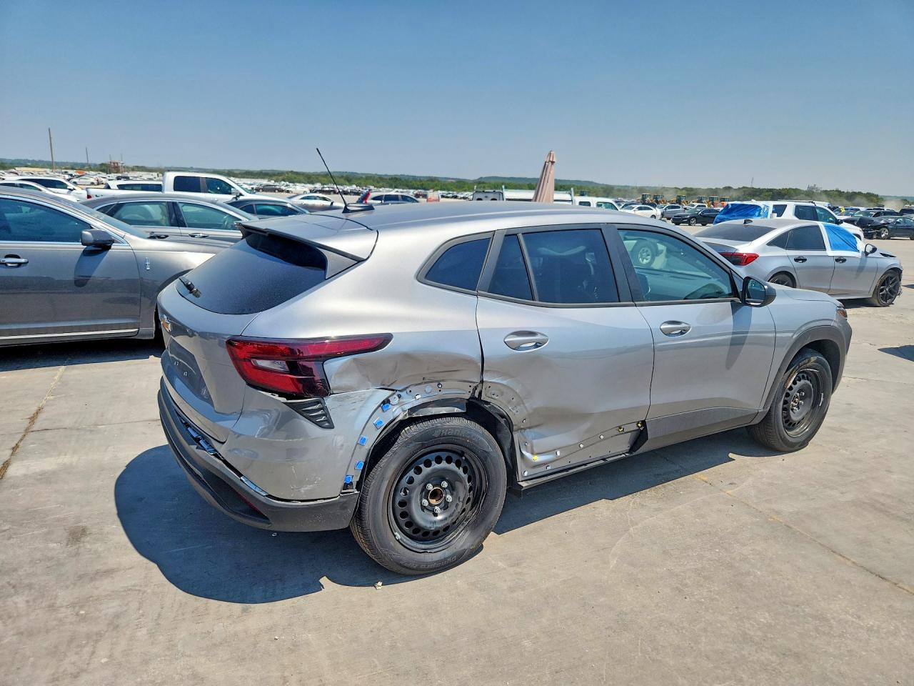 2026 CHEVROLET TRAX LS — photo 3