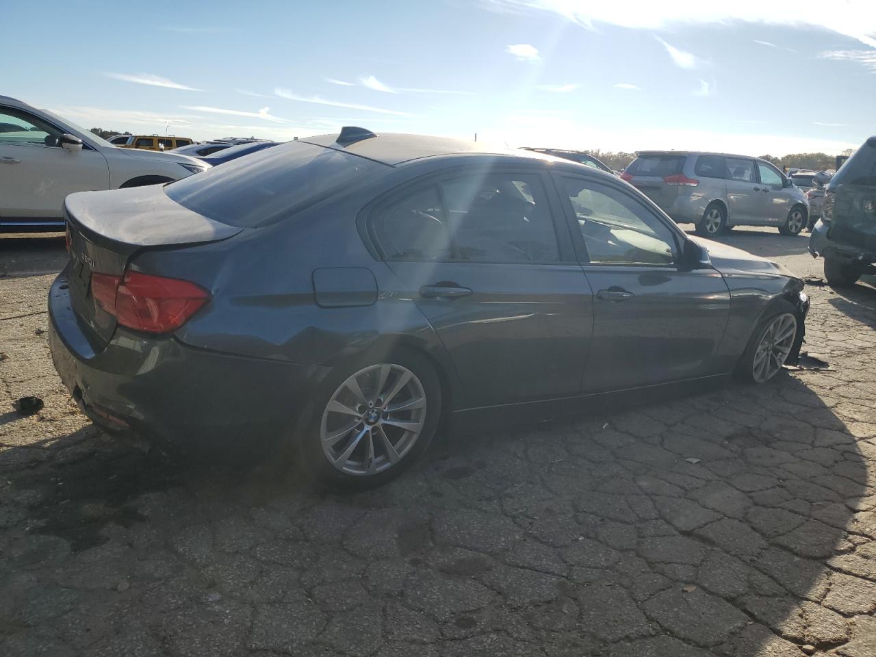 2017 BMW 320 I — снимка 3