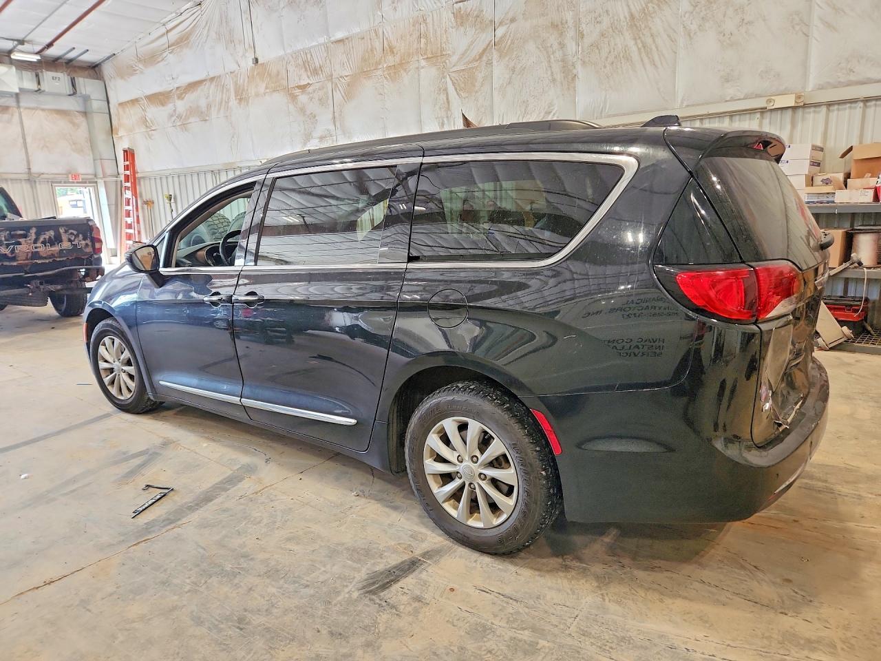 2017 CHRYSLER PACIFICA TOURING L — снимка 2