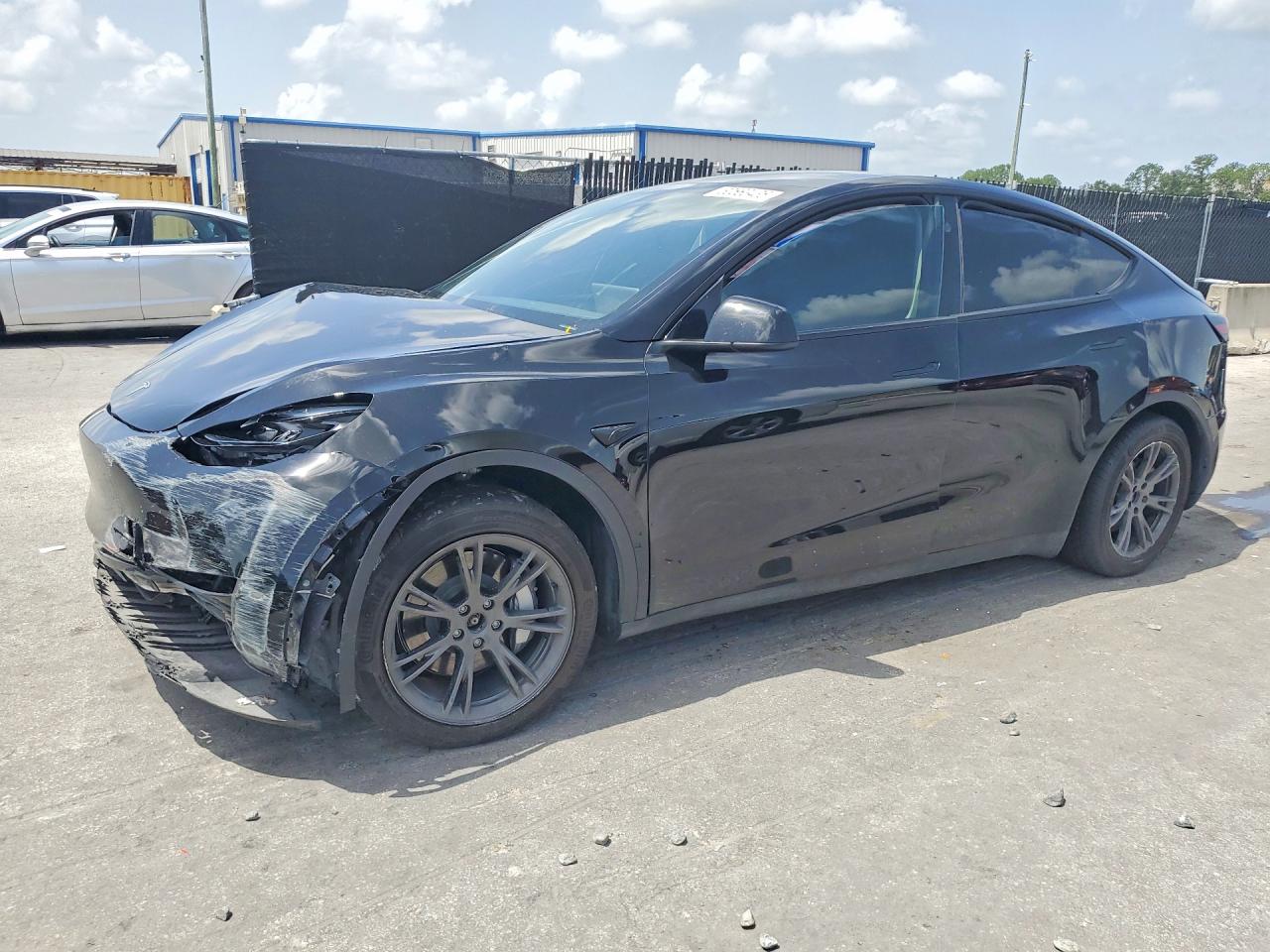 2025 TESLA MODEL Y