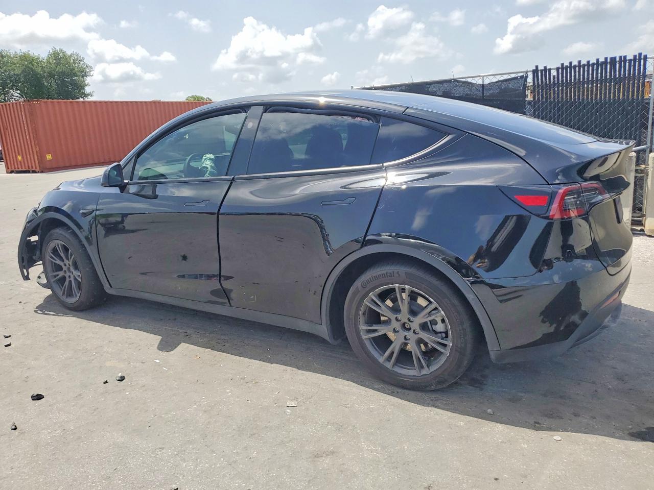 2025 TESLA MODEL Y — снимка 2