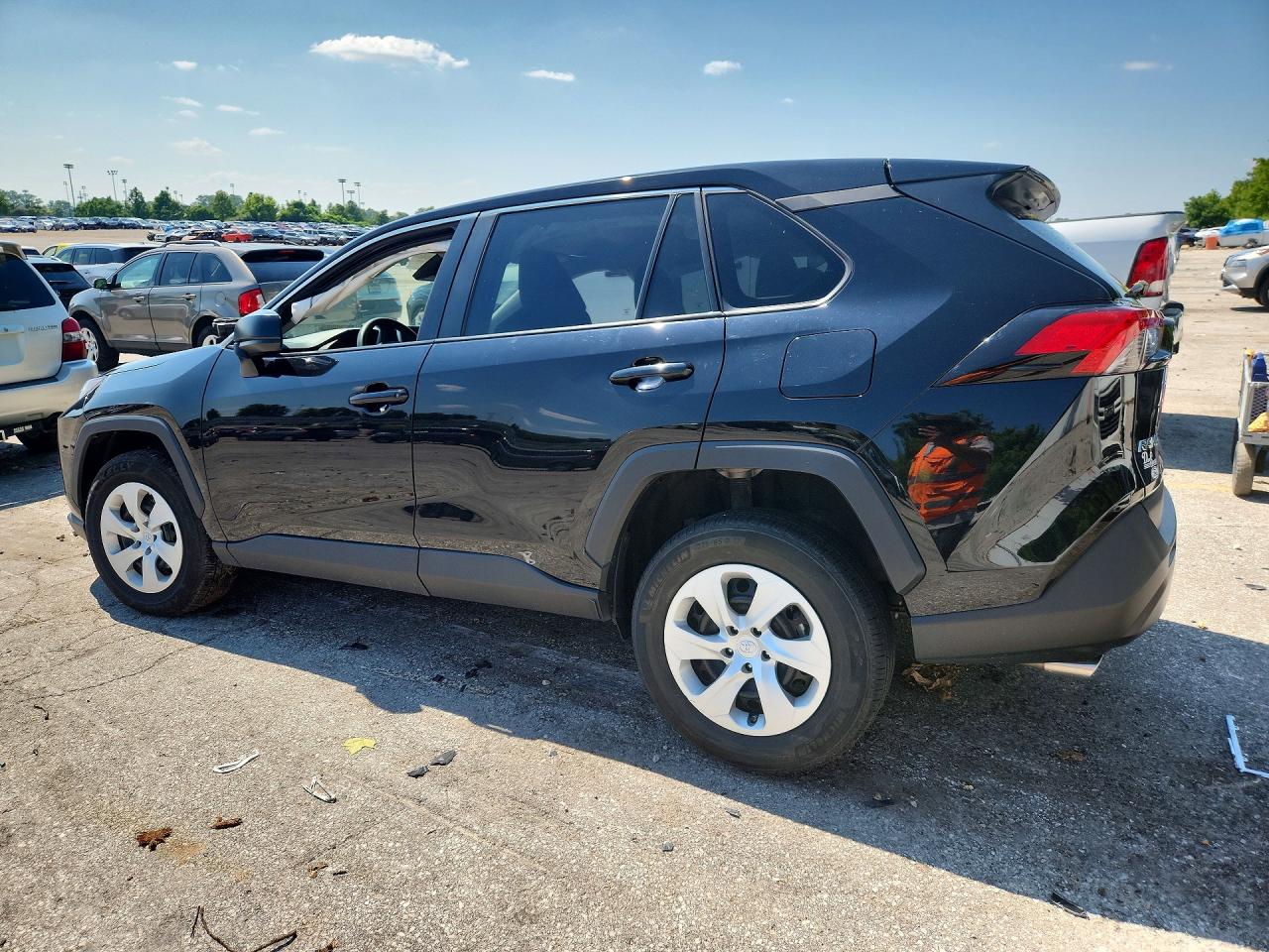 2024 TOYOTA RAV4 LE — снимка 2