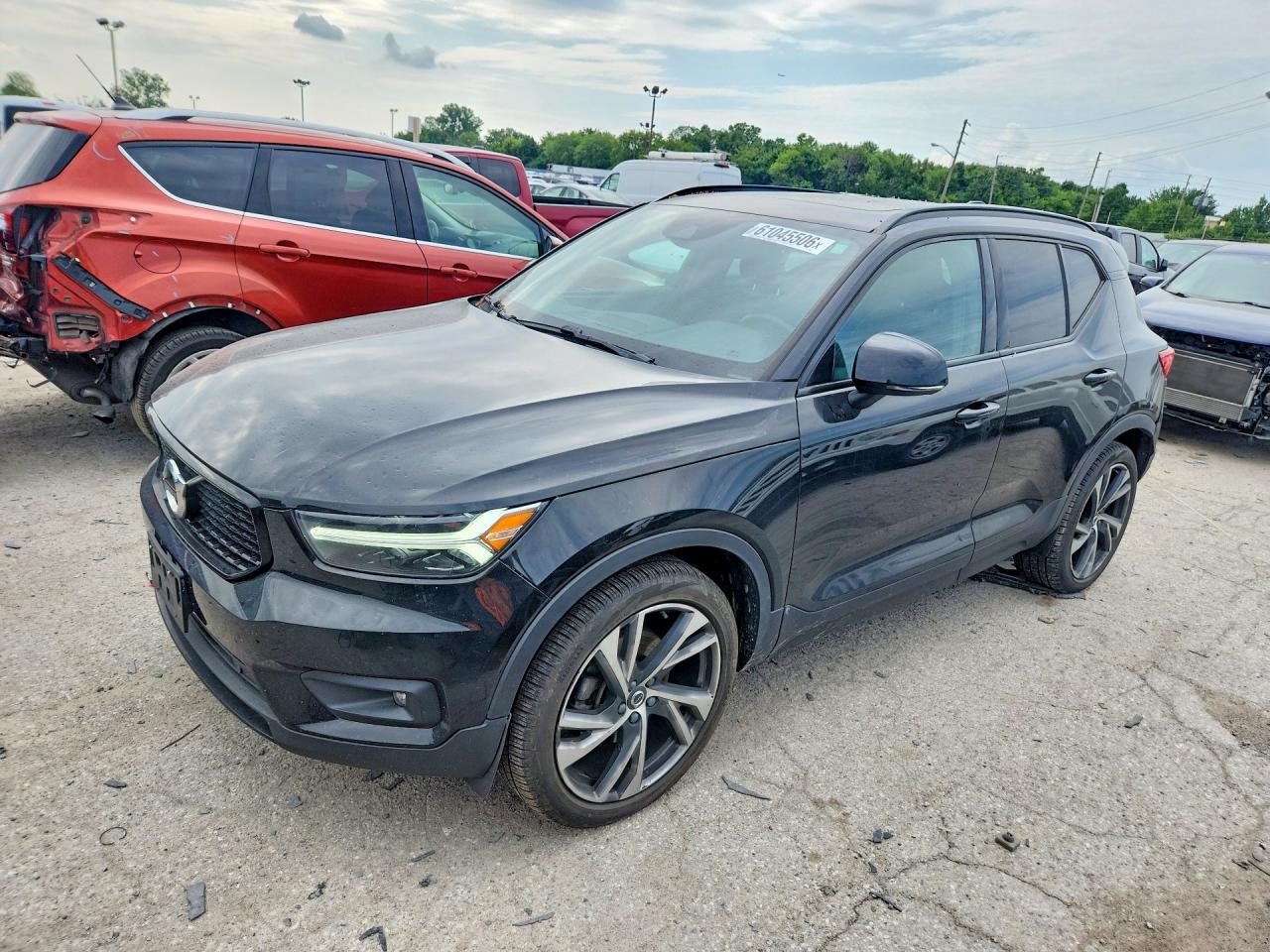 2019 VOLVO XC40 T5 R-DESIGN