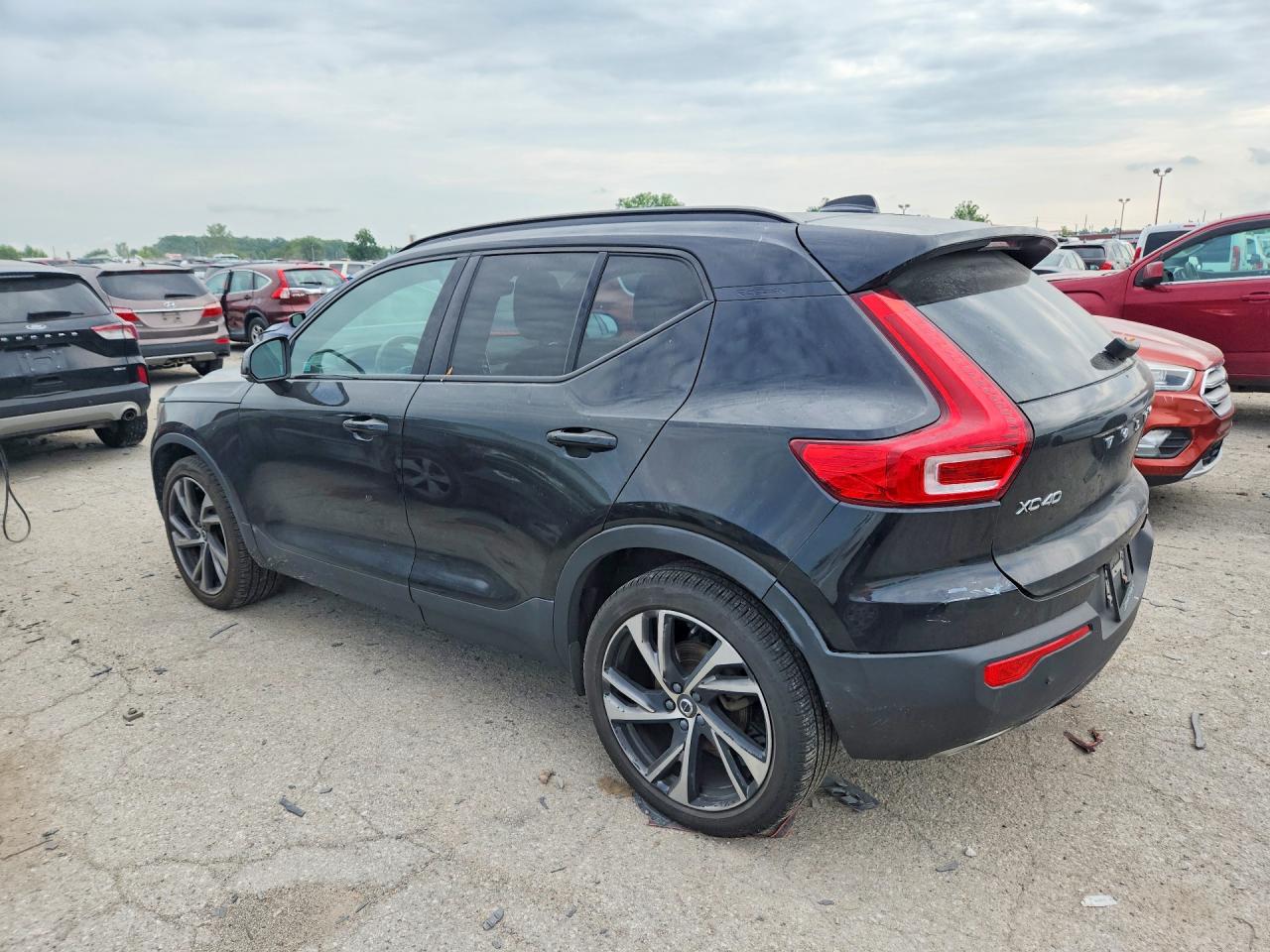 2019 VOLVO XC40 T5 R-DESIGN — снимка 2