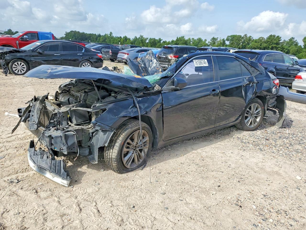 2016 TOYOTA CAMRY SE