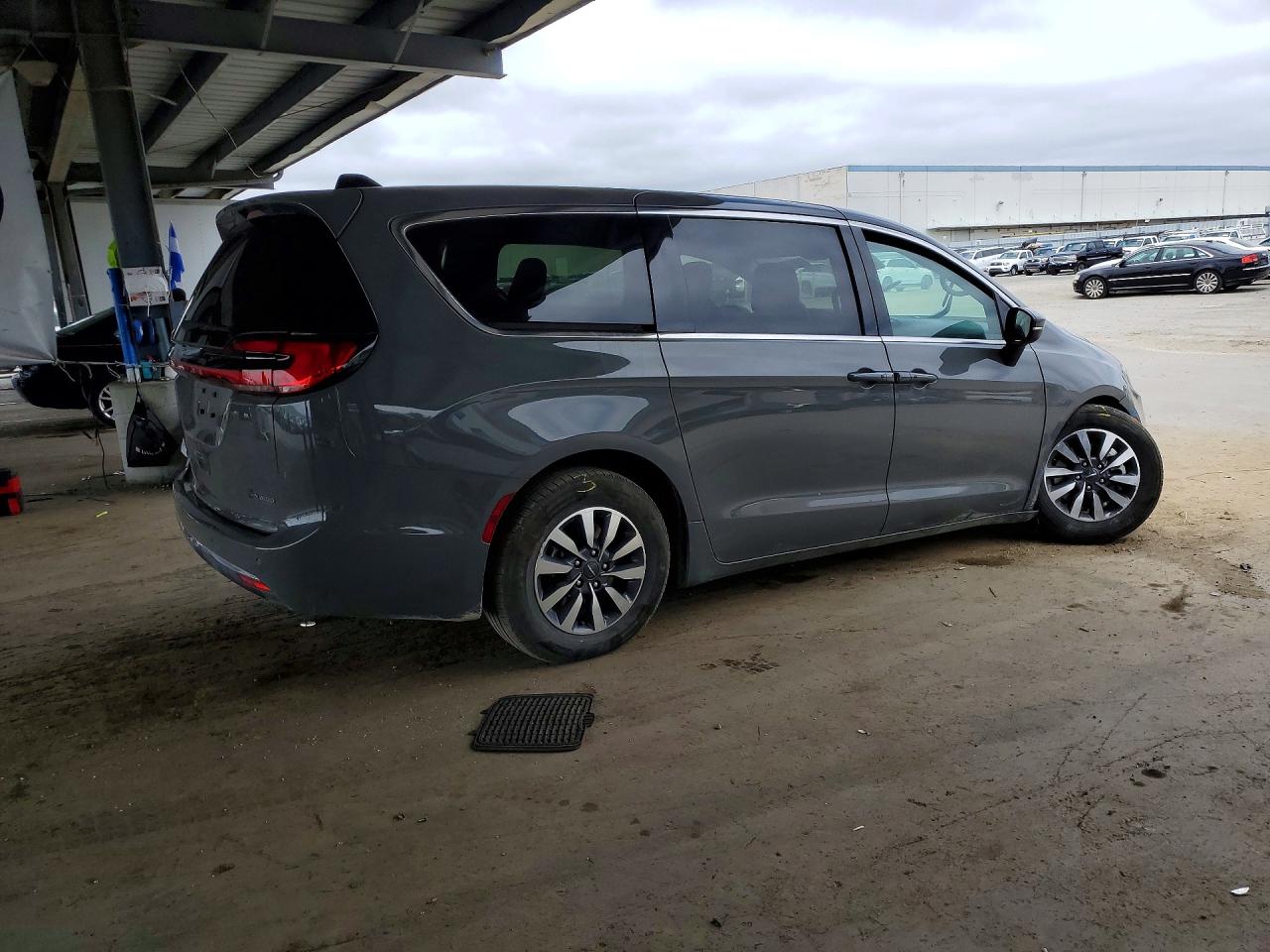 2023 CHRYSLER PACIFICA HYBRID TOURING L — снимка 3