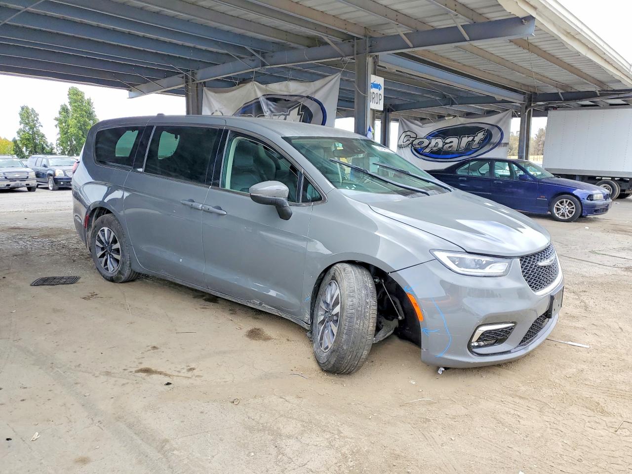 2023 CHRYSLER PACIFICA HYBRID TOURING L — снимка 4
