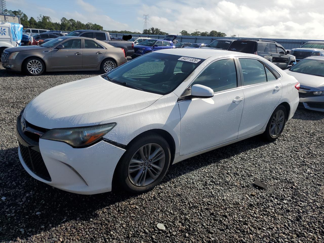 2015 TOYOTA CAMRY SE