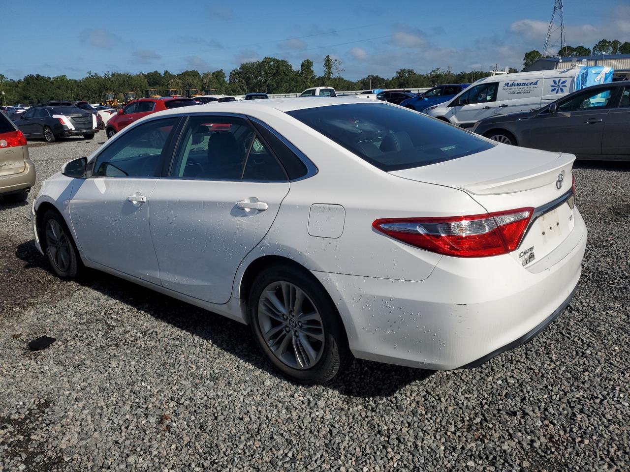 2015 TOYOTA CAMRY SE — снимка 2