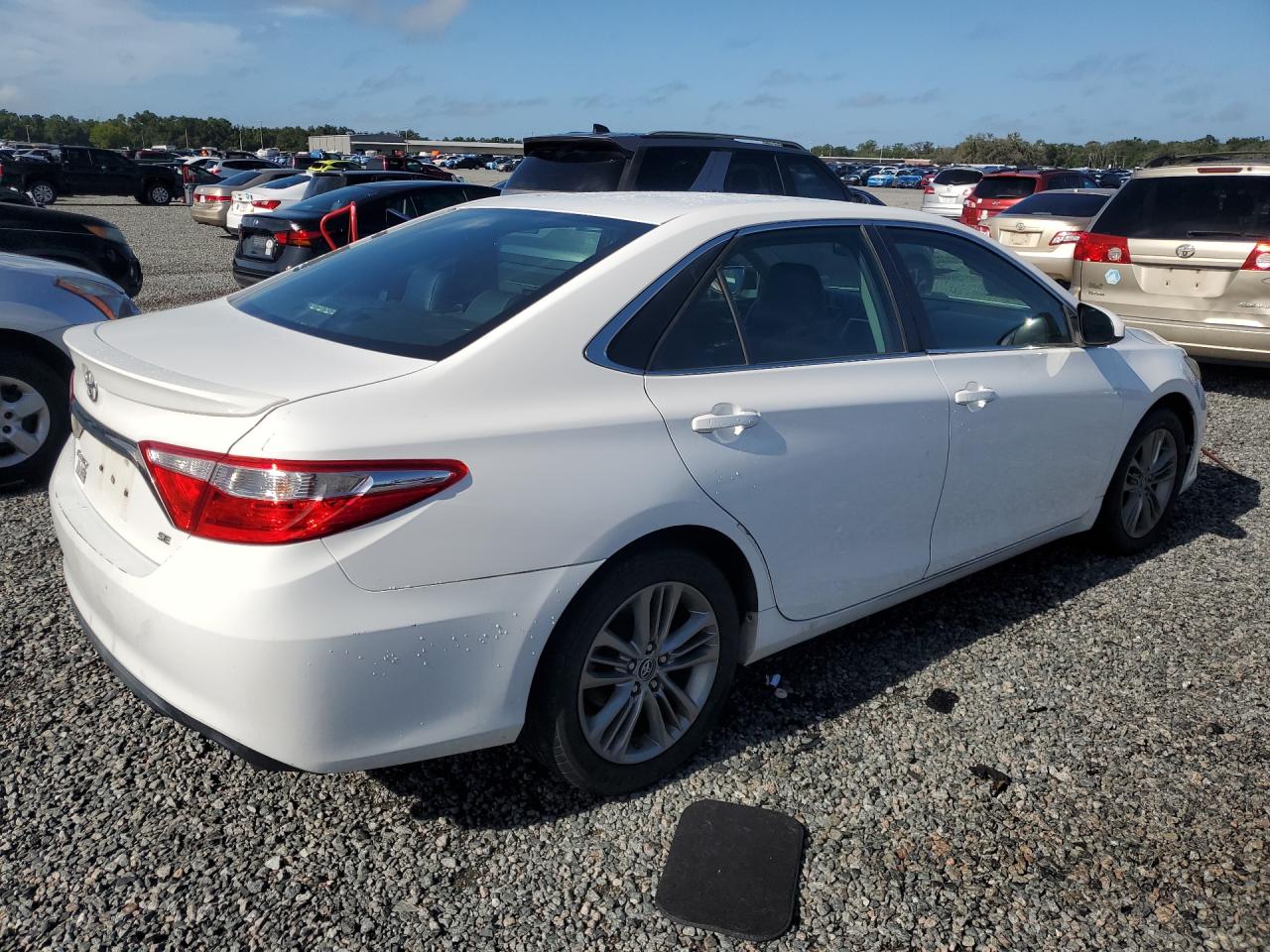 2015 TOYOTA CAMRY SE — снимка 3