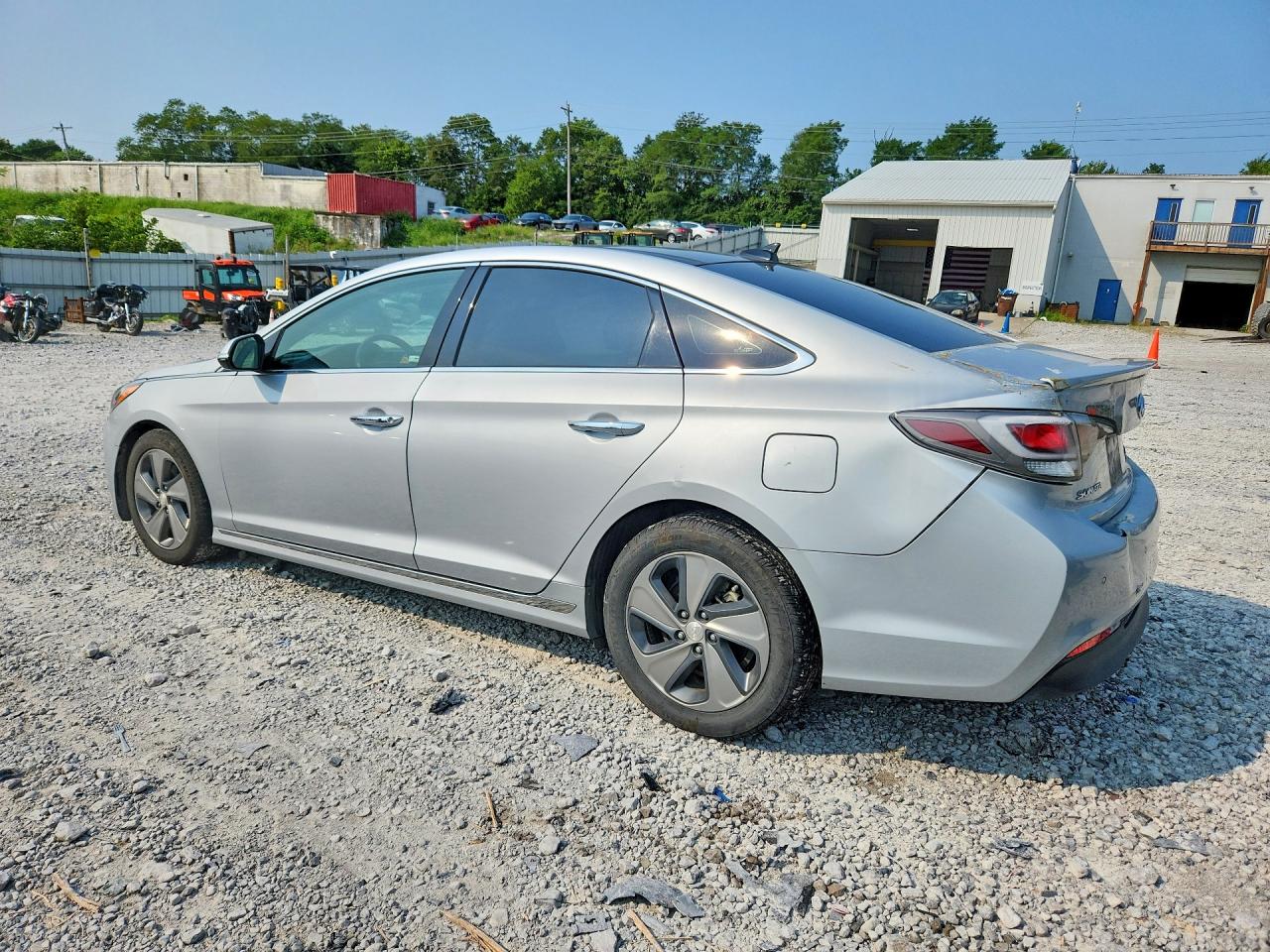 2017 HYUNDAI SONATA HYBRID LIMITED — снимка 2