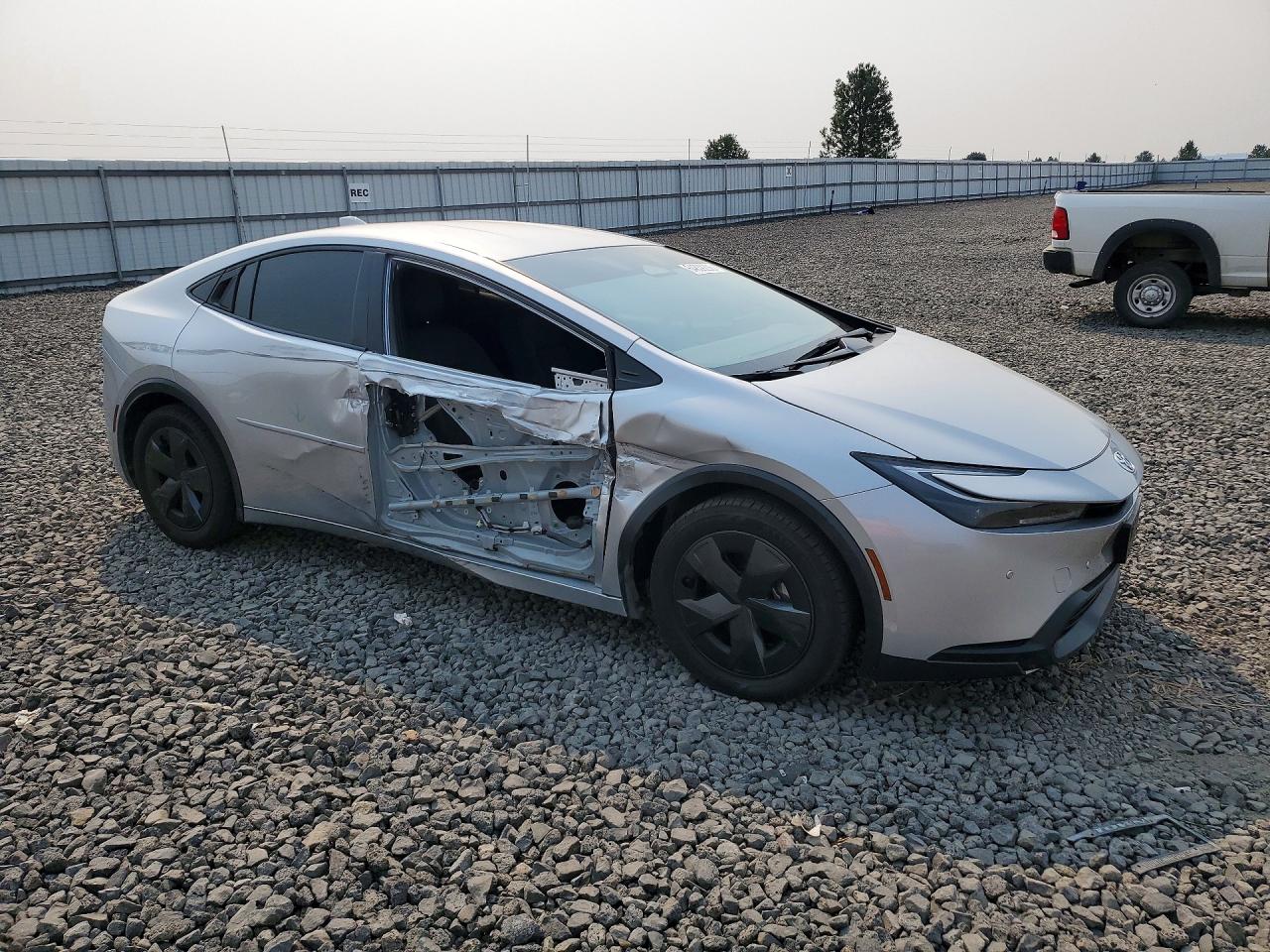 2025 TOYOTA PRIUS LE — снимка 4