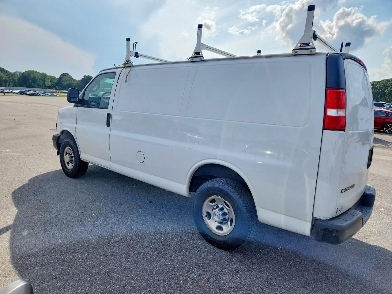 2022 CHEVROLET EXPRESS G2500 LT — снимка 2