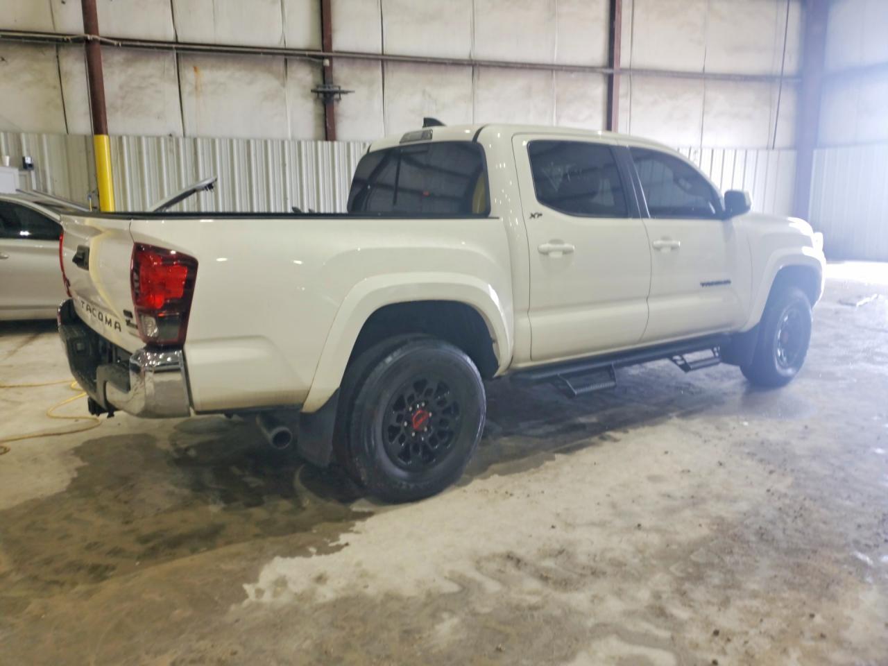 2022 TOYOTA TACOMA SR5 V6 — снимка 3