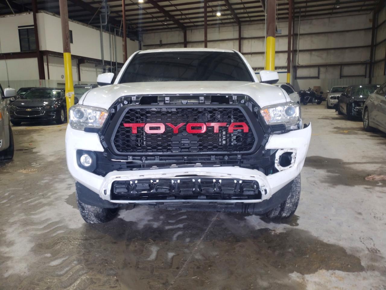 2022 TOYOTA TACOMA SR5 V6 — снимка 5