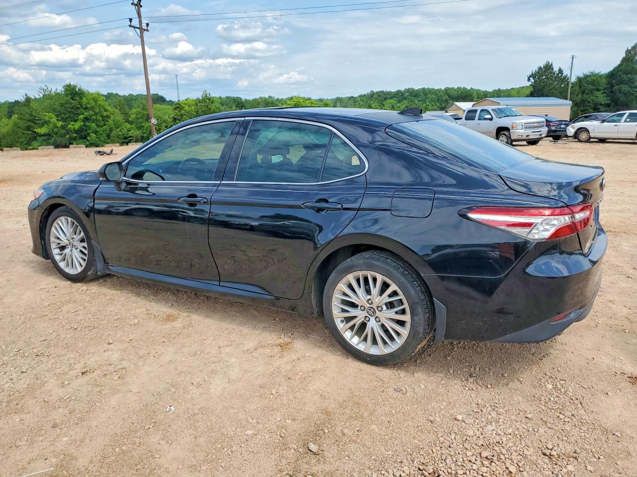 2019 TOYOTA CAMRY XLE V6 — снимка 2