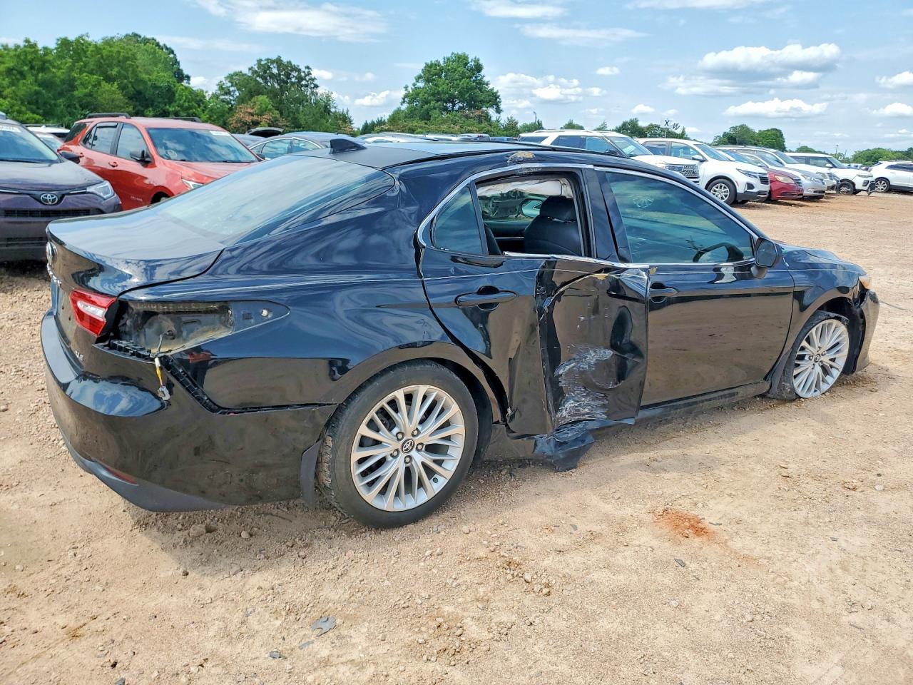 2019 TOYOTA CAMRY XLE V6 — снимка 3