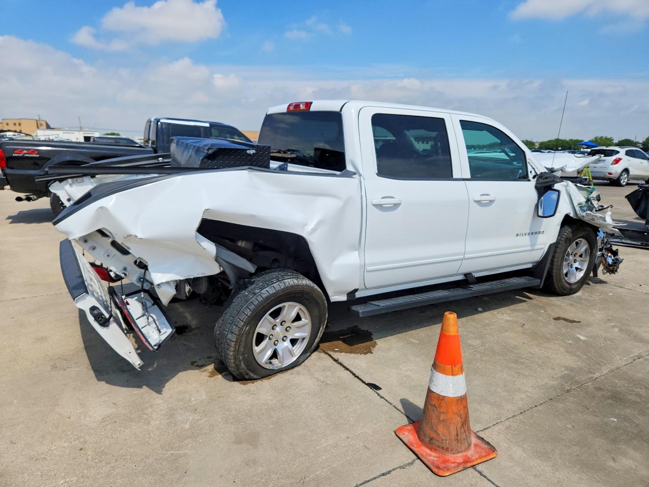 2018 CHEVROLET SILVERADO C1500 LT — снимка 3