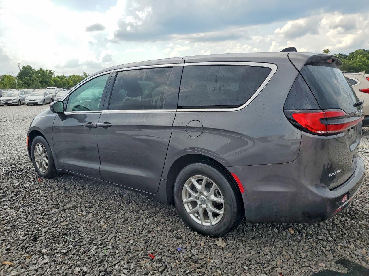2023 CHRYSLER PACIFICA TOURING L — снимка 2