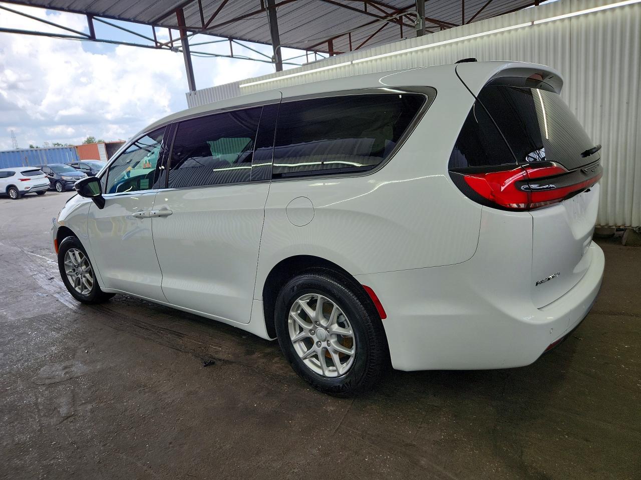 2027 CHRYSLER PACIFICA SELECT — снимка 2