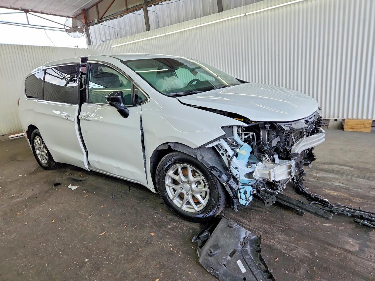 2027 CHRYSLER PACIFICA SELECT — снимка 4