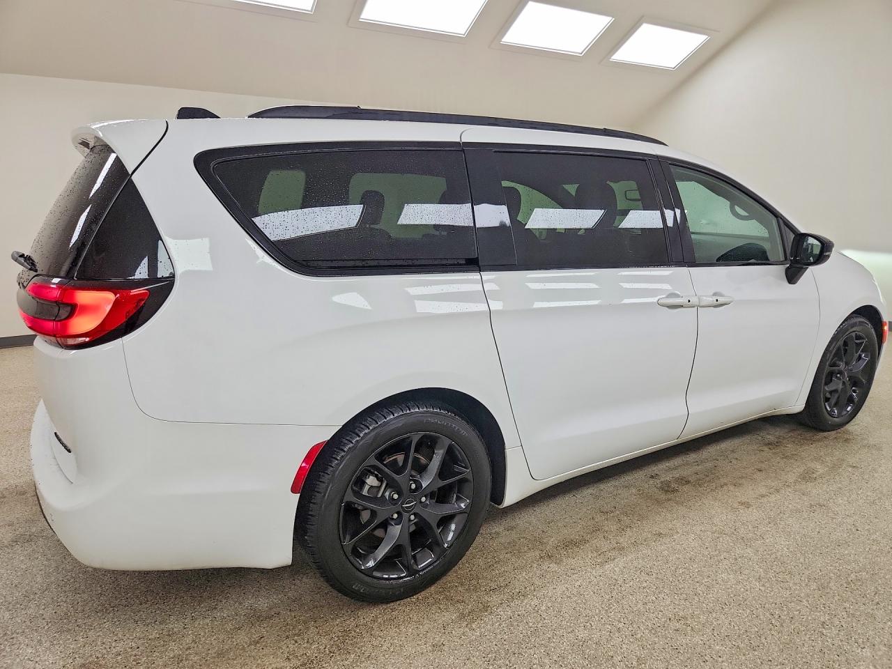2025 CHRYSLER PACIFICA LIMITED — снимка 3