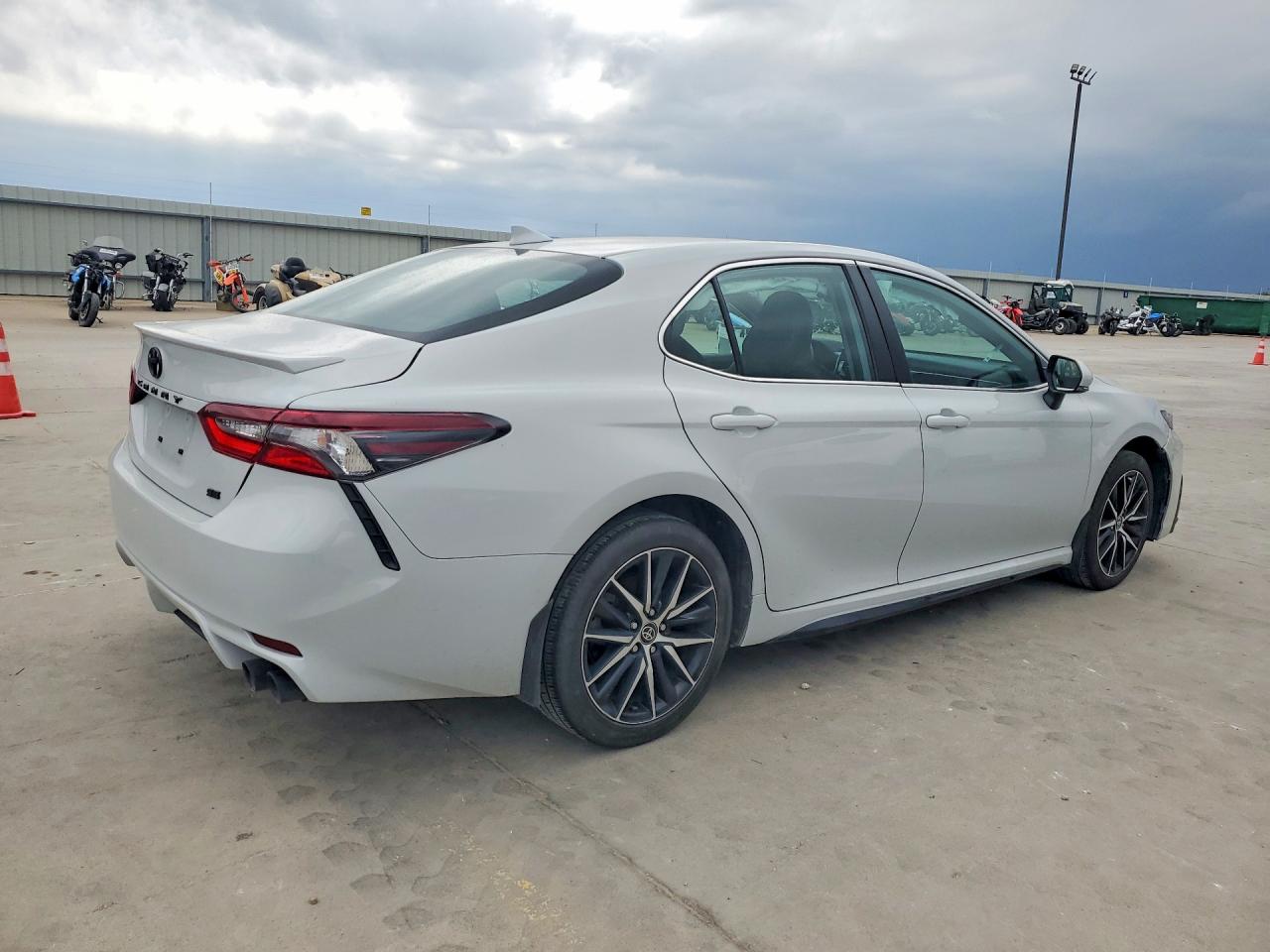 2024 TOYOTA CAMRY SE — снимка 3
