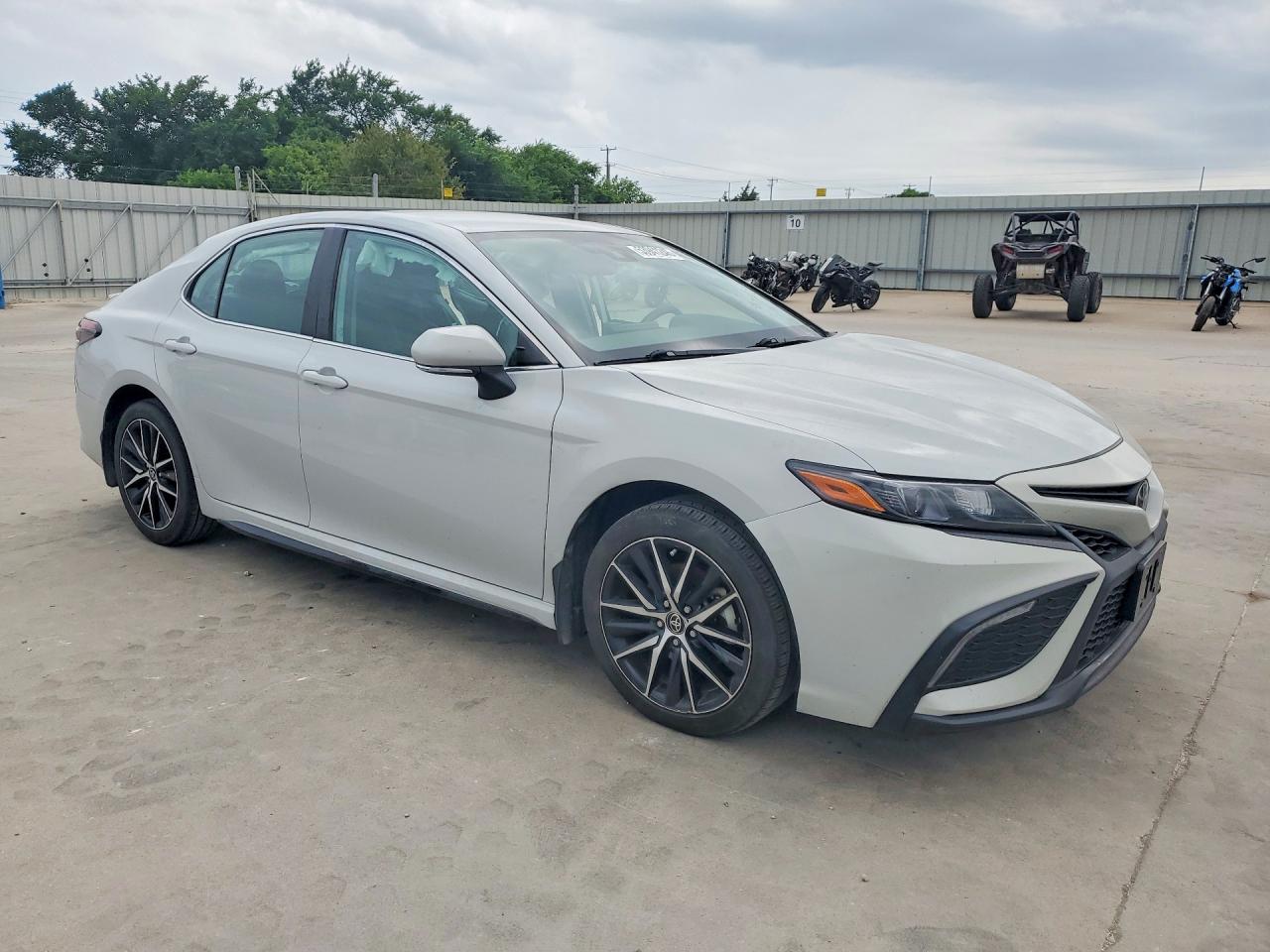 2024 TOYOTA CAMRY SE — снимка 4