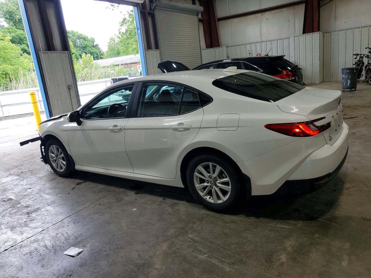 2025 TOYOTA CAMRY LE — снимка 2