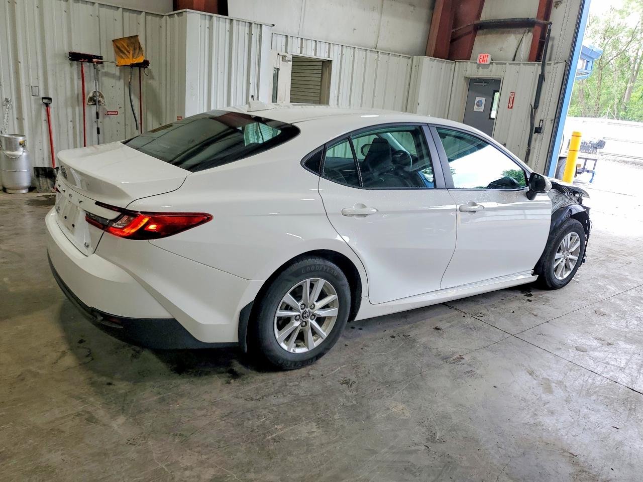 2025 TOYOTA CAMRY LE — снимка 3