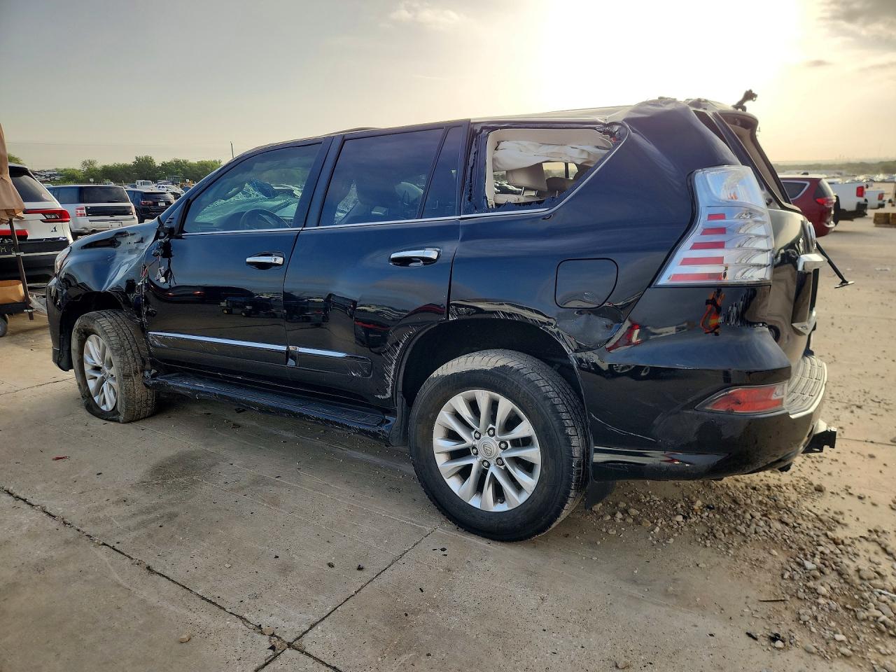 2017 LEXUS GX 460 — снимка 2